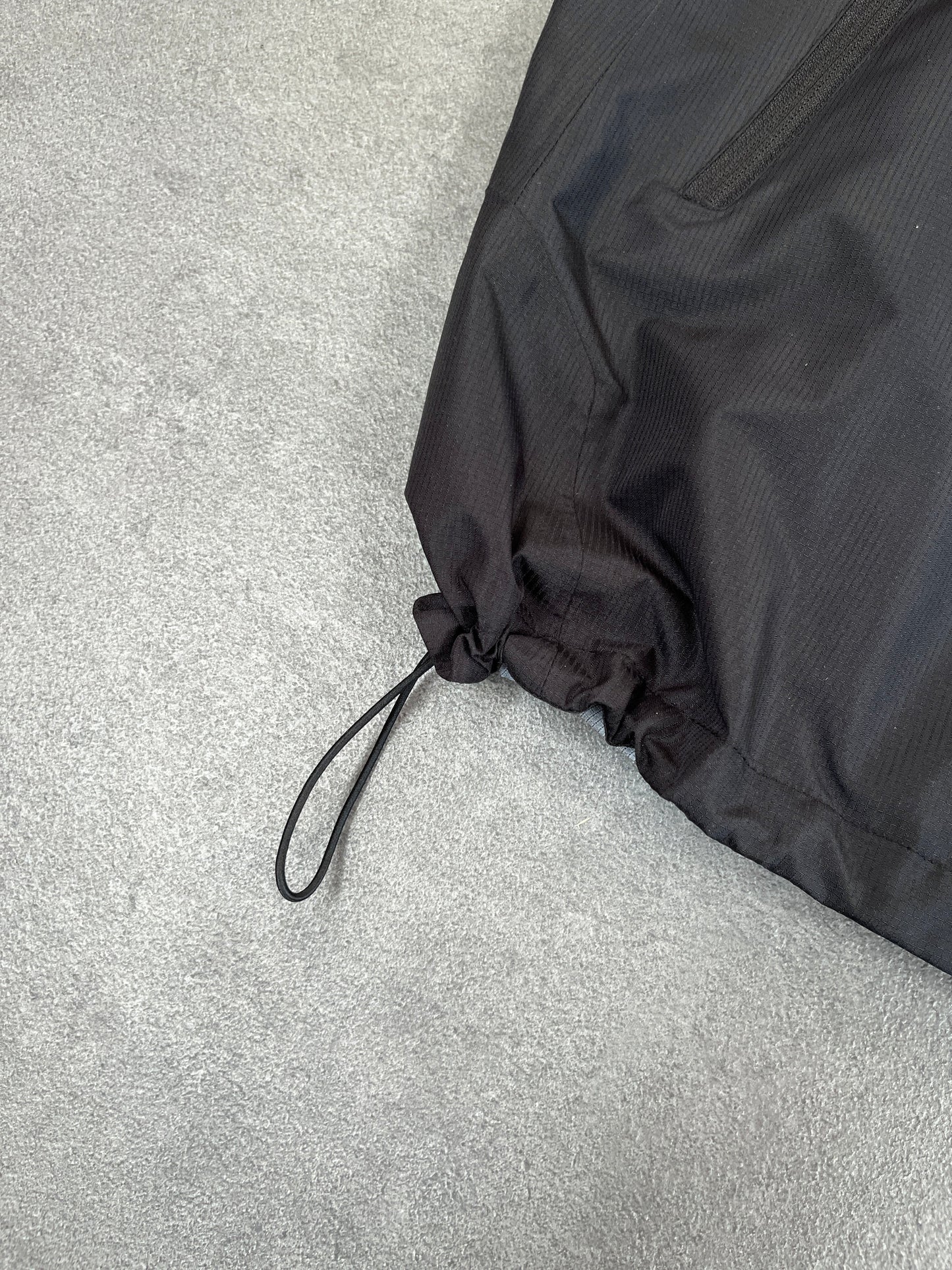 BLACK RIPSTOP RAIN JACKET