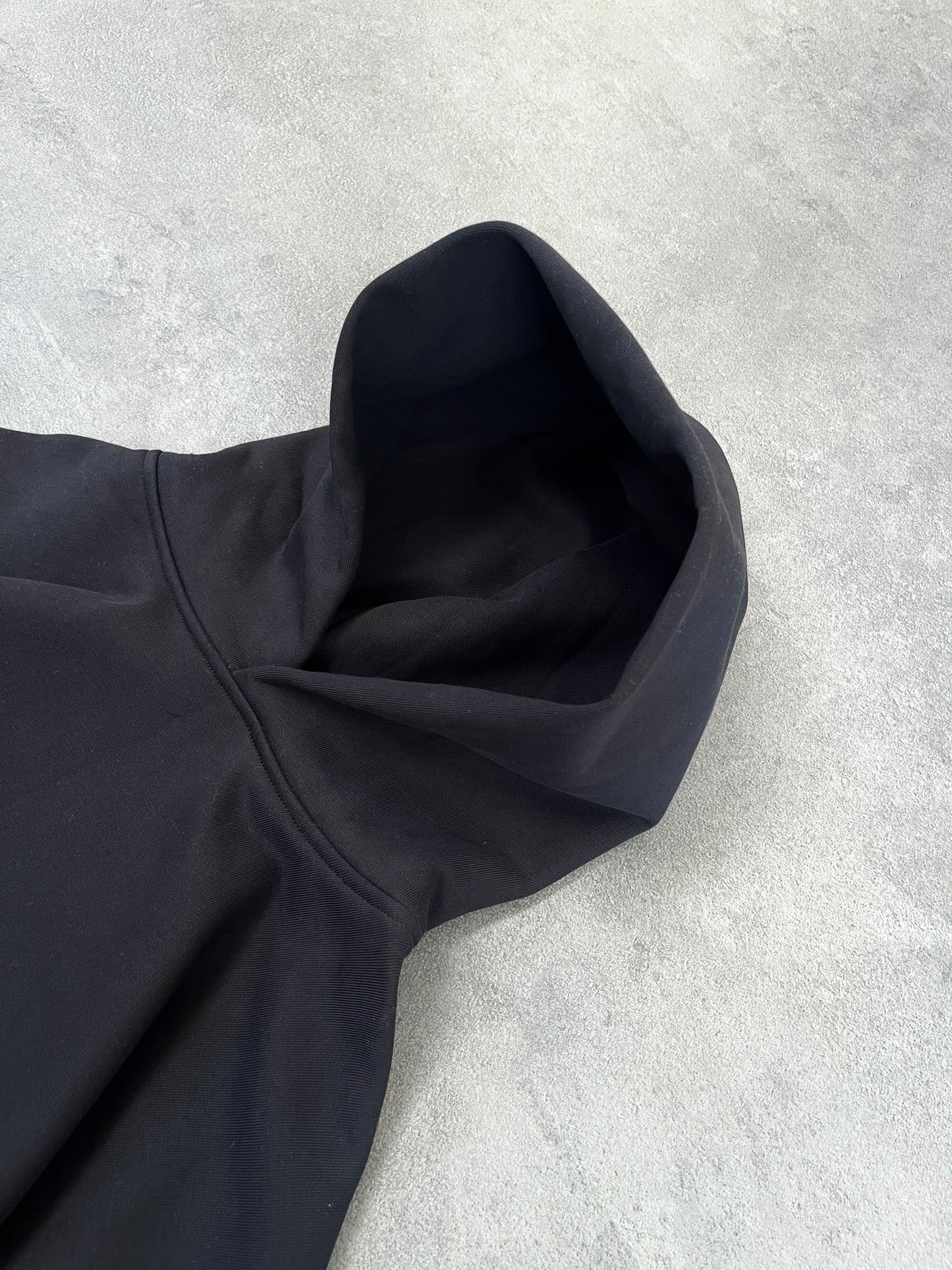 BLACK HOODIE